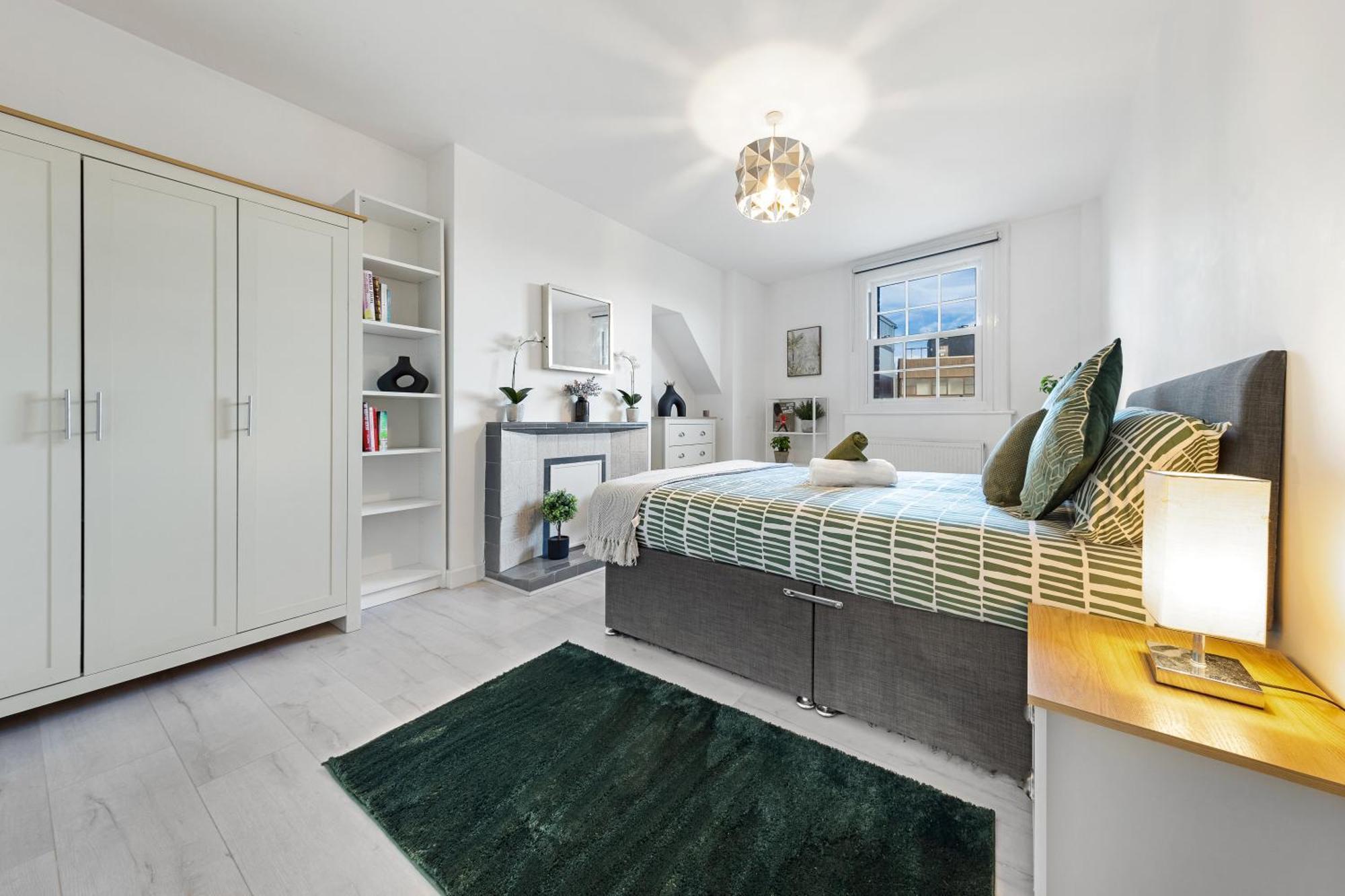 Four-bedroom Luxury Living - Westminster & Vauxhall Apartment