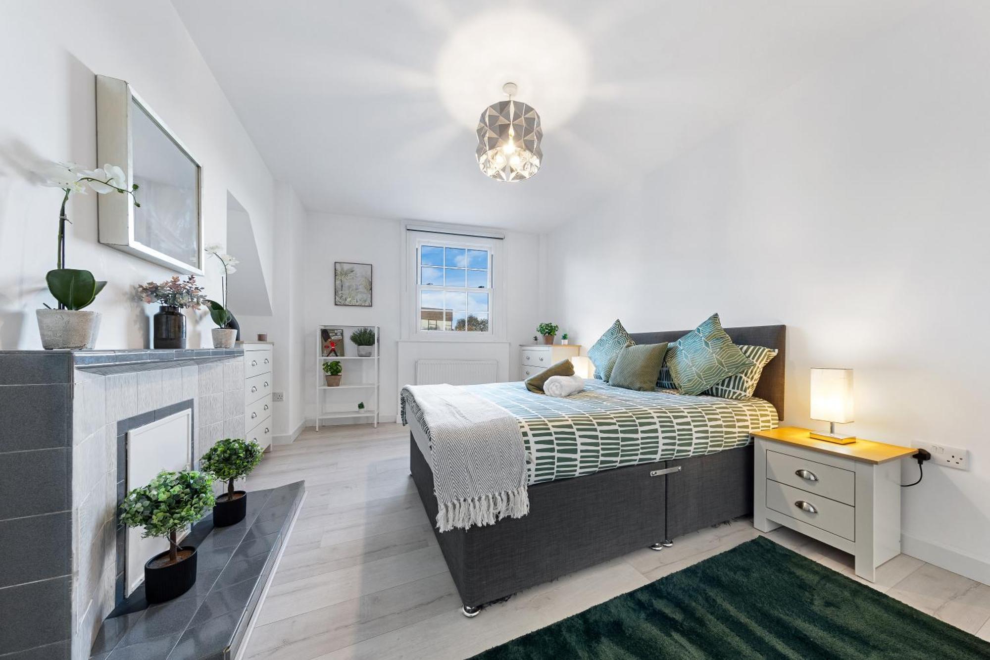 Four-bedroom Luxury Living - Westminster & Vauxhall Apartment